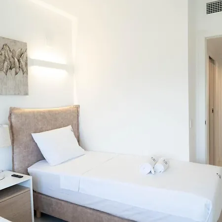 Laguna Apartment
