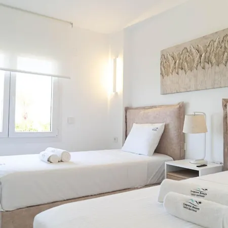 Laguna Apartment
