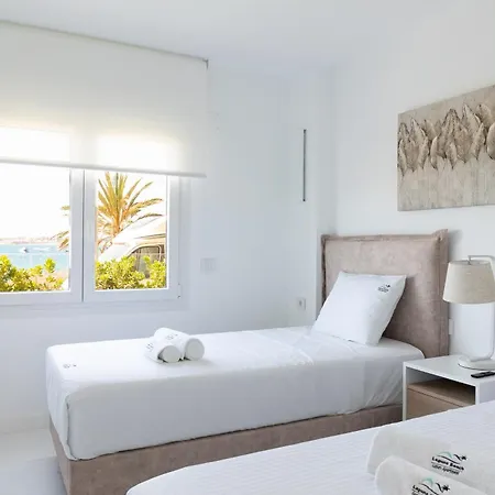 Laguna Apartment *